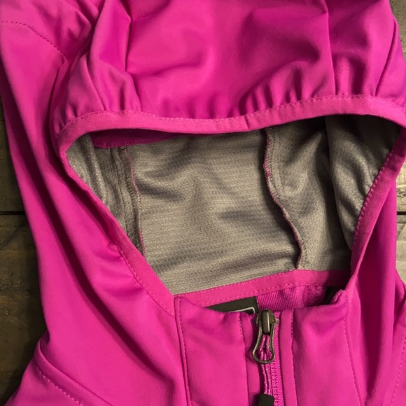 The North Face Women’s Wind Stopper Soft Shell Jacket - Picture 12 of 13